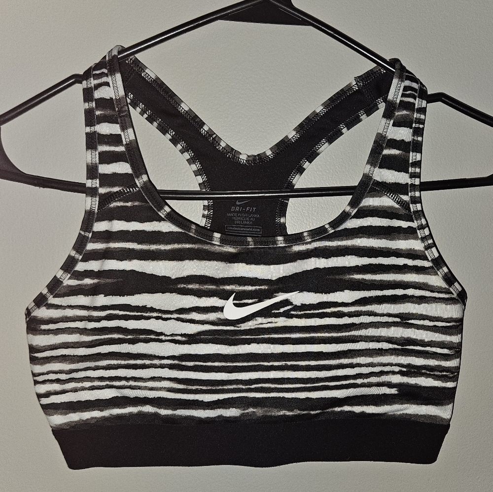 Nike Dry Fit Racerback Sports Bra Black & White Tiger‎ Stripe Size Medium